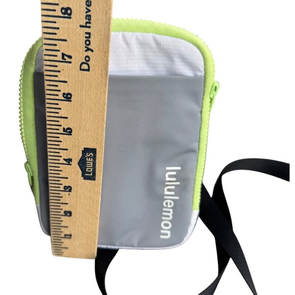 Lululemon Easy Access Crossbody Bag ColorBlock Gray Green Stained Purse Phone - Picture 8 of 9